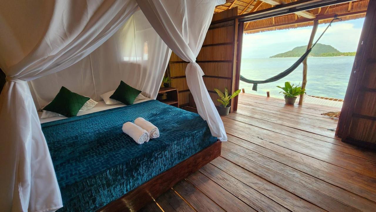 Kri Mansuar Raja Ampat Bungalows מראה חיצוני תמונה